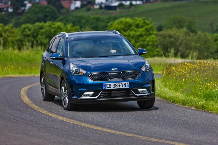  Kia Niro 2016 года  (WW) (фото 21 из 40)